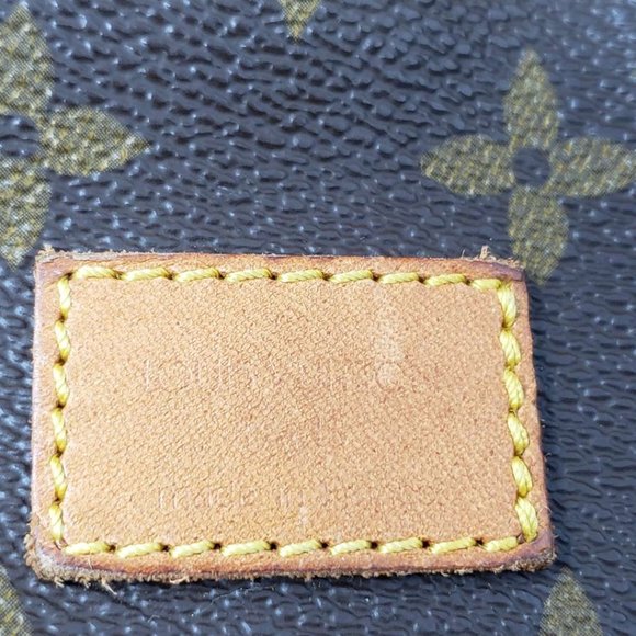 Auth Louis Vuitton Monogram Saumur 30 Crossbody - Picture 15 of 16
